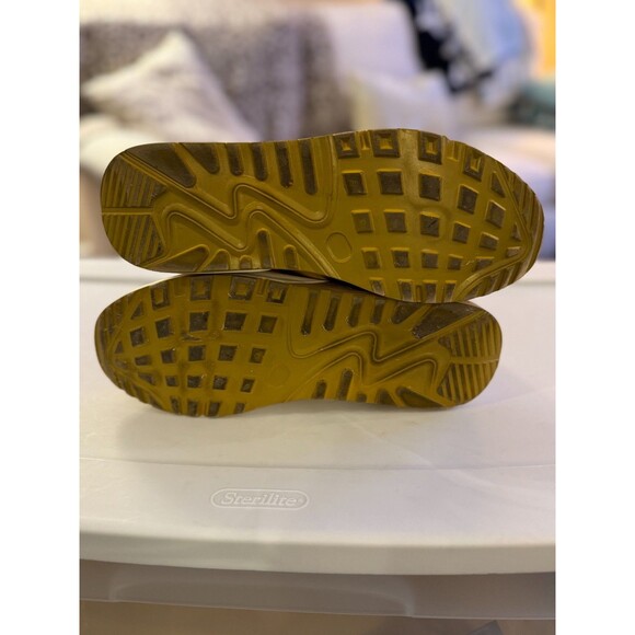 Gold Sneakers Womens Lace Up Sz 41 EU or Sz 10 US Sporty Shiny Party Festive - Picture 14 of 14